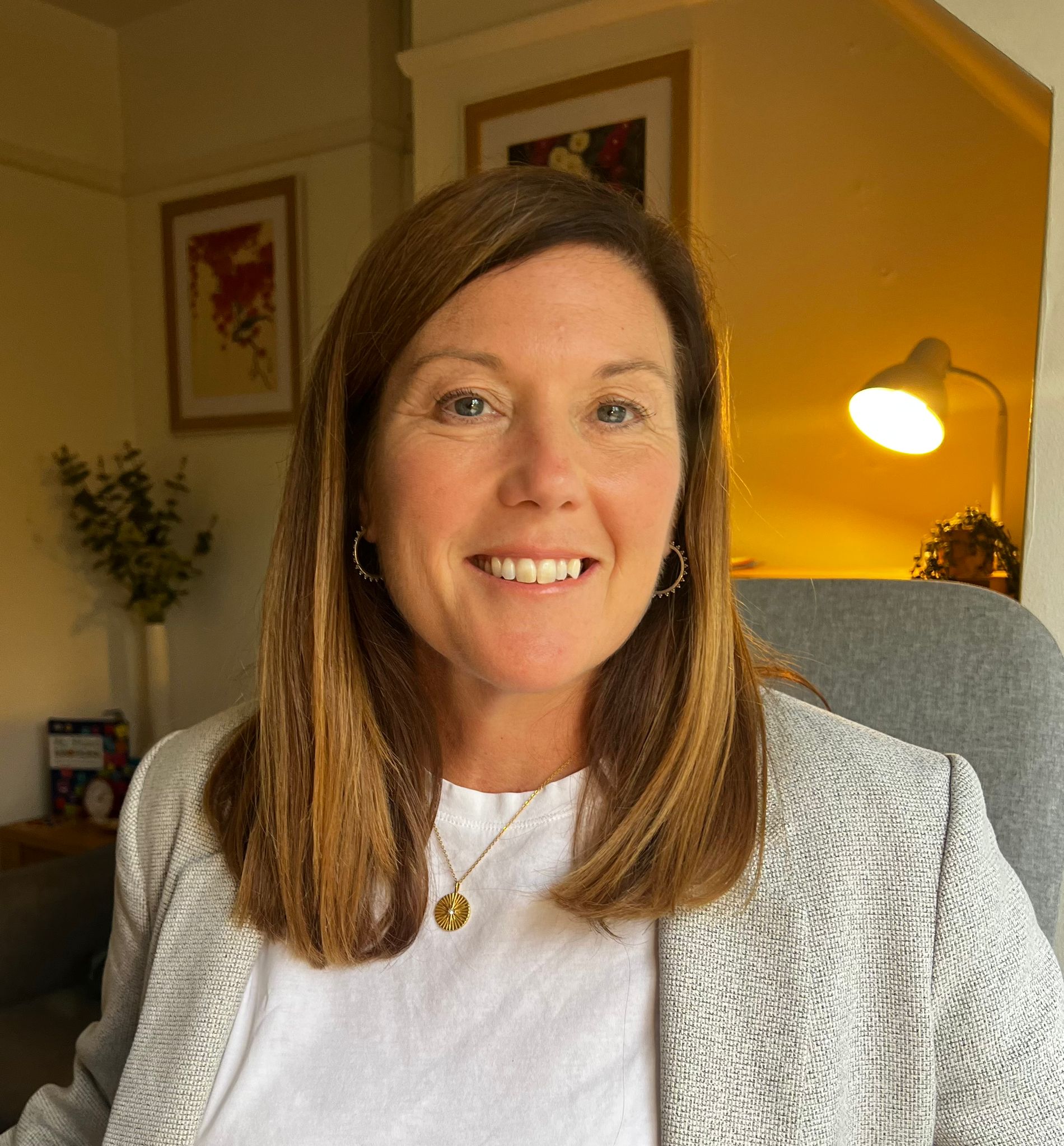 Portrait logo for Emily Gomes Counselling